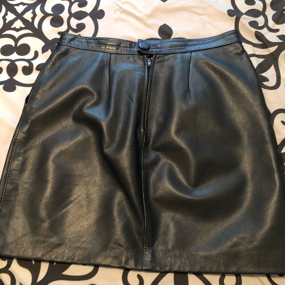Leather mini skirt - Picture 8 of 12